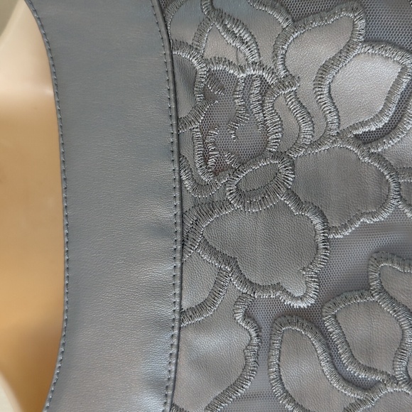 Colleen Lopez Best Dressed Silver Faux Leather And Mesh Jacket - Picture 11 of 16